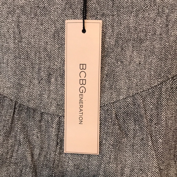 NEW BCBG Generation Tiered Mini Skirt. Large - Picture 3 of 7